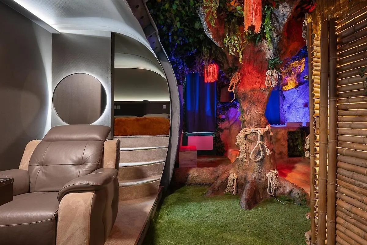 Jungle Crash Love Room Unieux Apartment